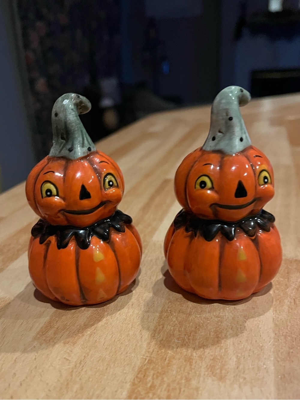Retro Pumpkin Salt & Pepper Shakers Halloween